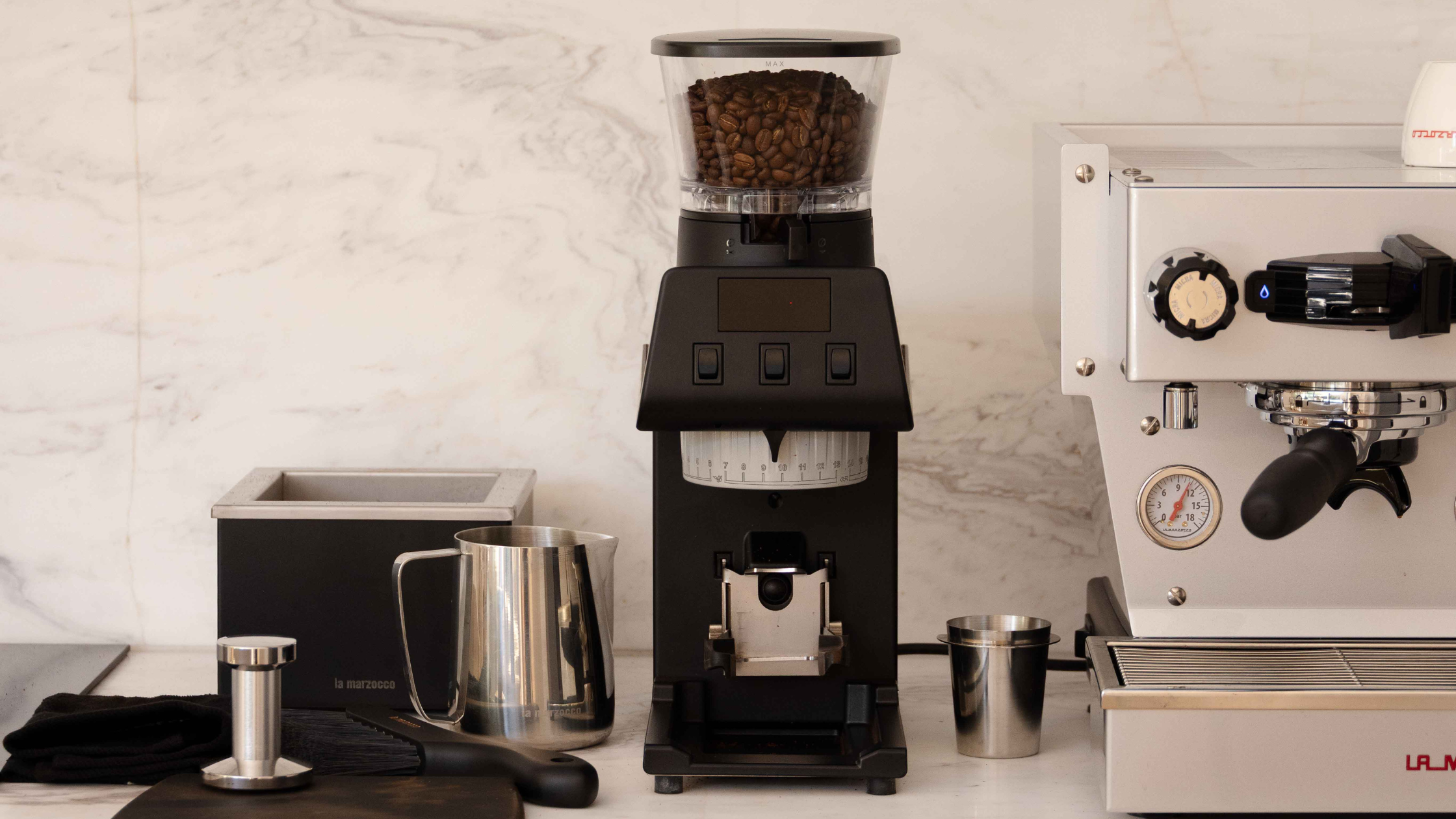 How to Use A Coffee Grinder: Manual for Beginners